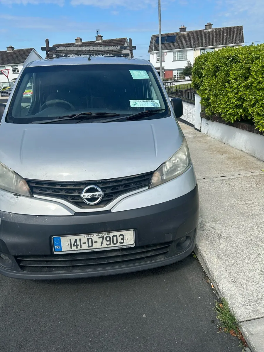 Nissan van - Image 4