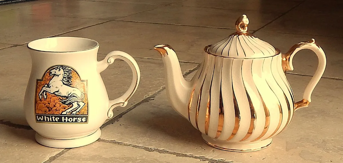 Vintage Sadler Pottery Large Tankard & Teapot - Image 1