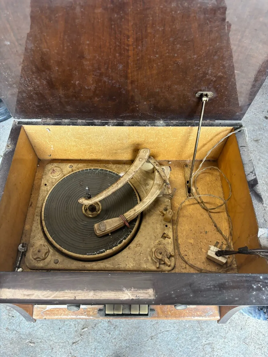 Old radio/ record player - Image 4
