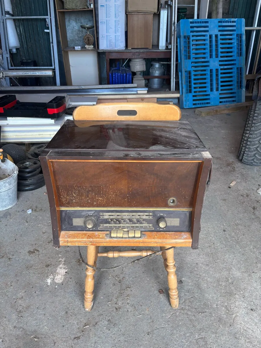 Old radio/ record player - Image 1