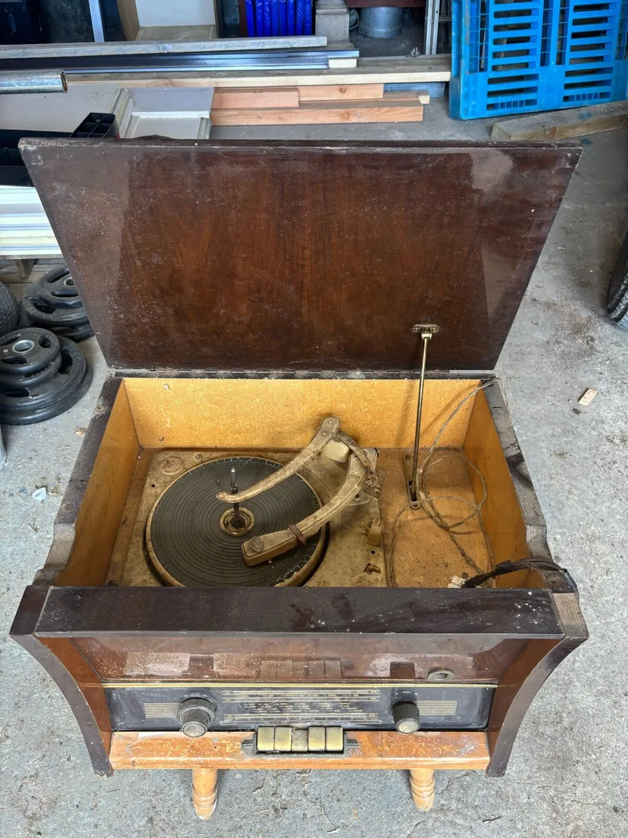 Old radio/ record player - Image 2