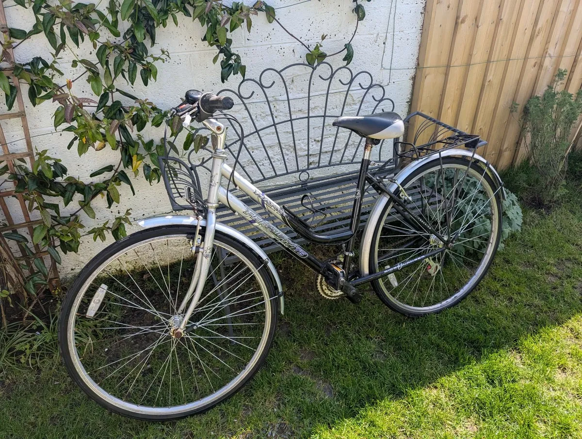 Ladies bicycle - Image 1