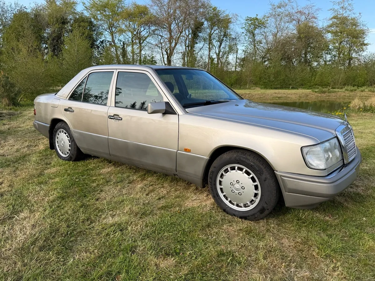 1991 Mercedes-Benz 300E Auto - Image 3