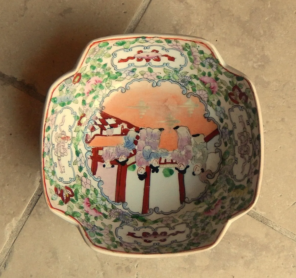 Chinese Porcelain Rose Medallion Style Bowl - Image 4