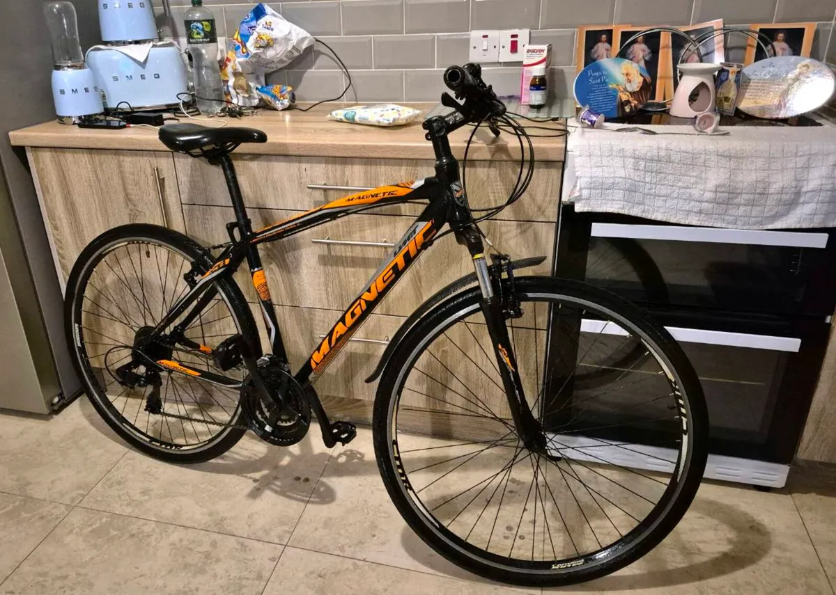 ADULTS MAGNETIC BIKE 20-IN FRAME  27.5 MTB MEDIUM - Image 1