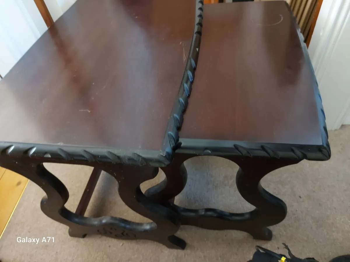 Nest of 2 tables in very good condition - Image 1