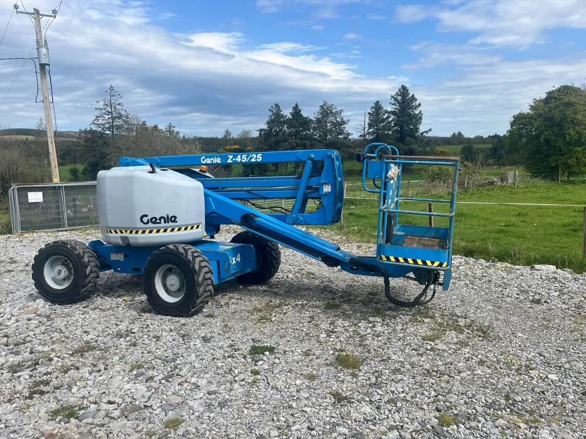 Genie Z45-25 Cherrypicker - Image 2