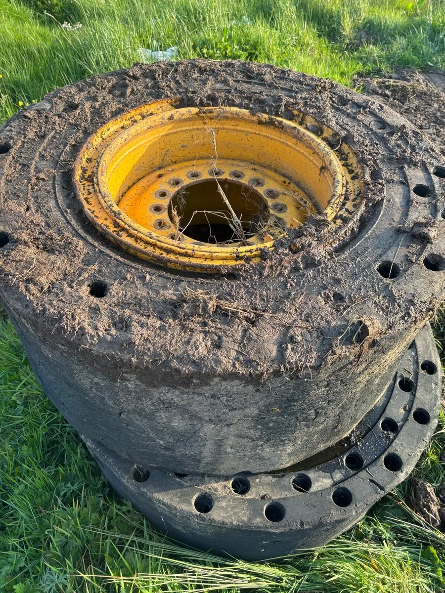Loader wheels