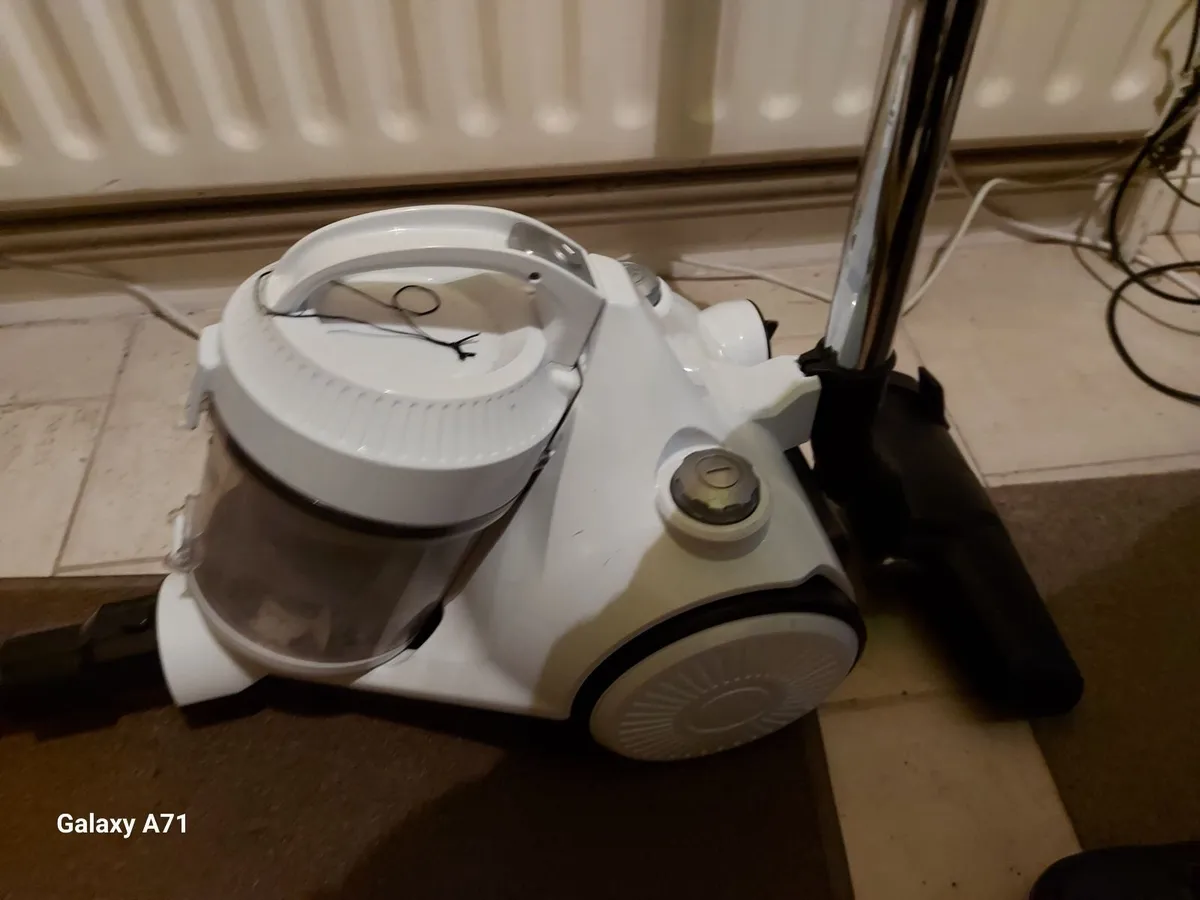 BUSH Bagless Cylinder Vacuum Cleaner, Model VCS35B - Image 4