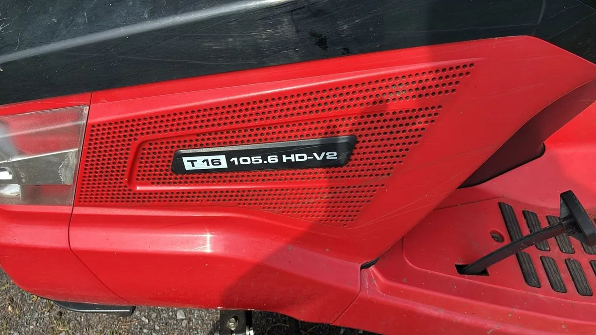 Ride on lawnmower - Image 2