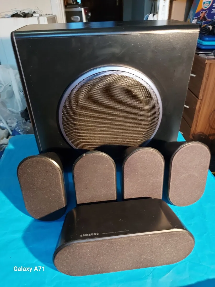 Samsung Surround Sound Speaker System, Subwoofer S - Image 1