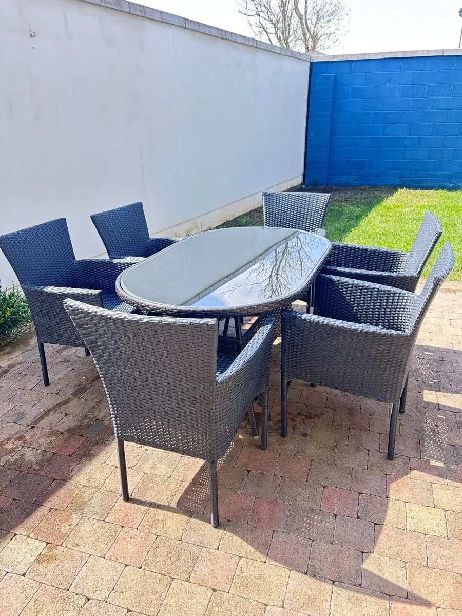 Garden table and chairs - Image 3