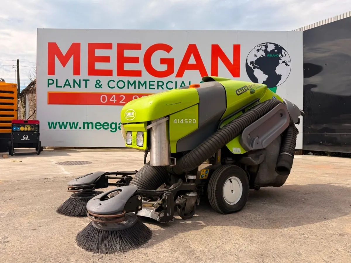 GREENMACHINE 414S2D road COMPACT SWEEPER - Image 3
