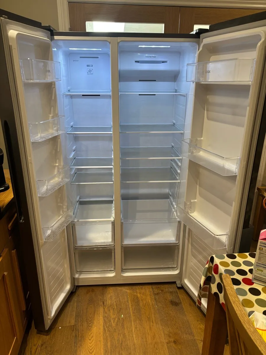 LOGIK LSBSX23 American-Style Fridge Freezer - Image 2