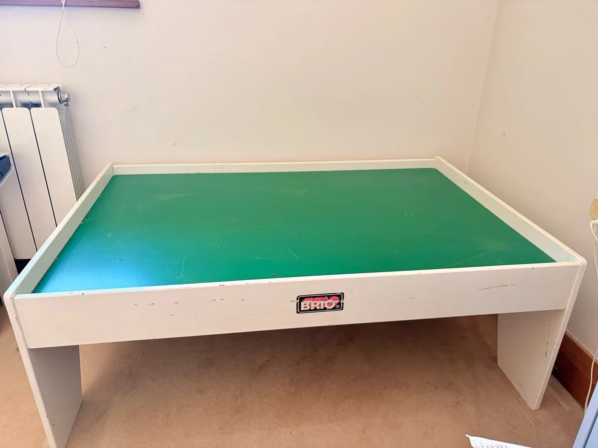 Brio Lego table - Image 1