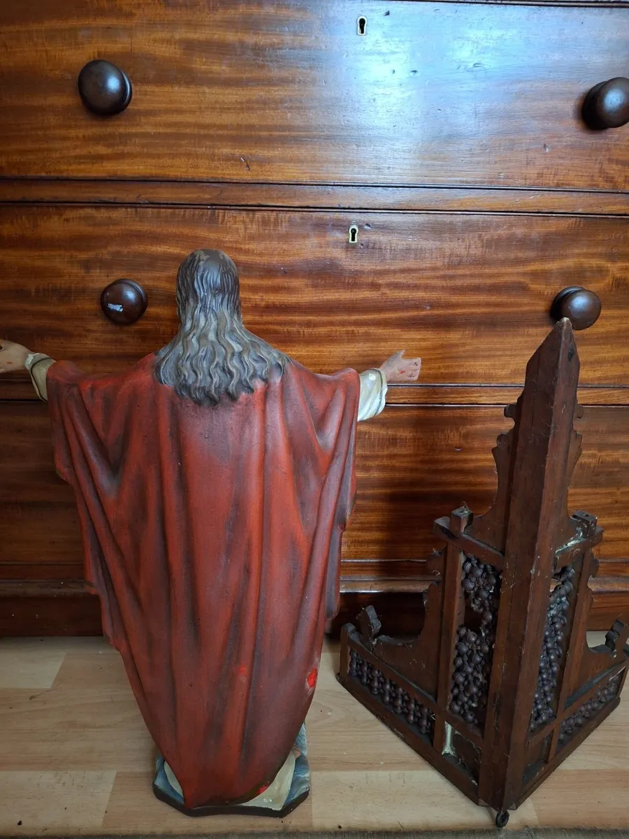 Holy statues - Image 3