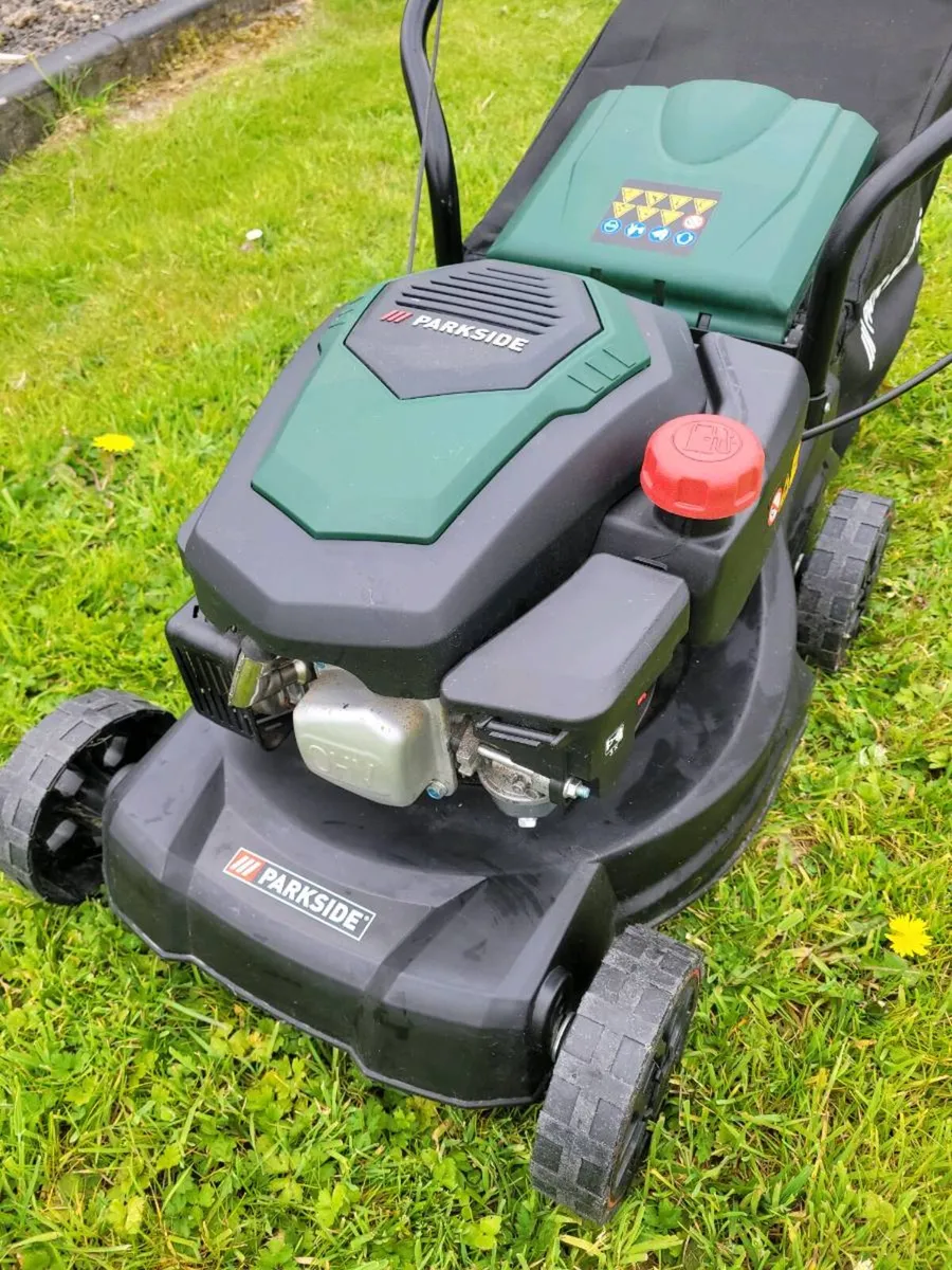 Petrol lawnmower - Image 1