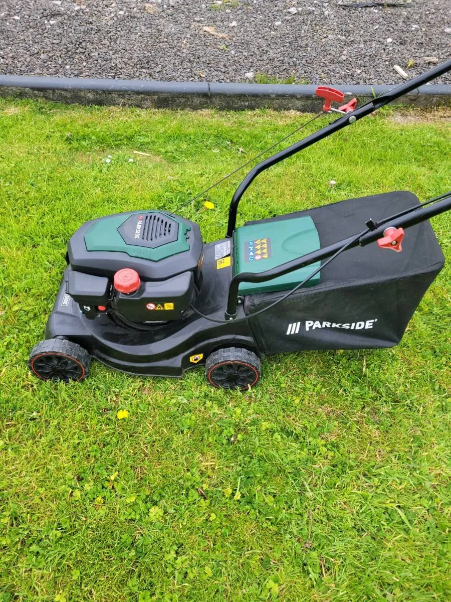 Petrol lawnmower - Image 2