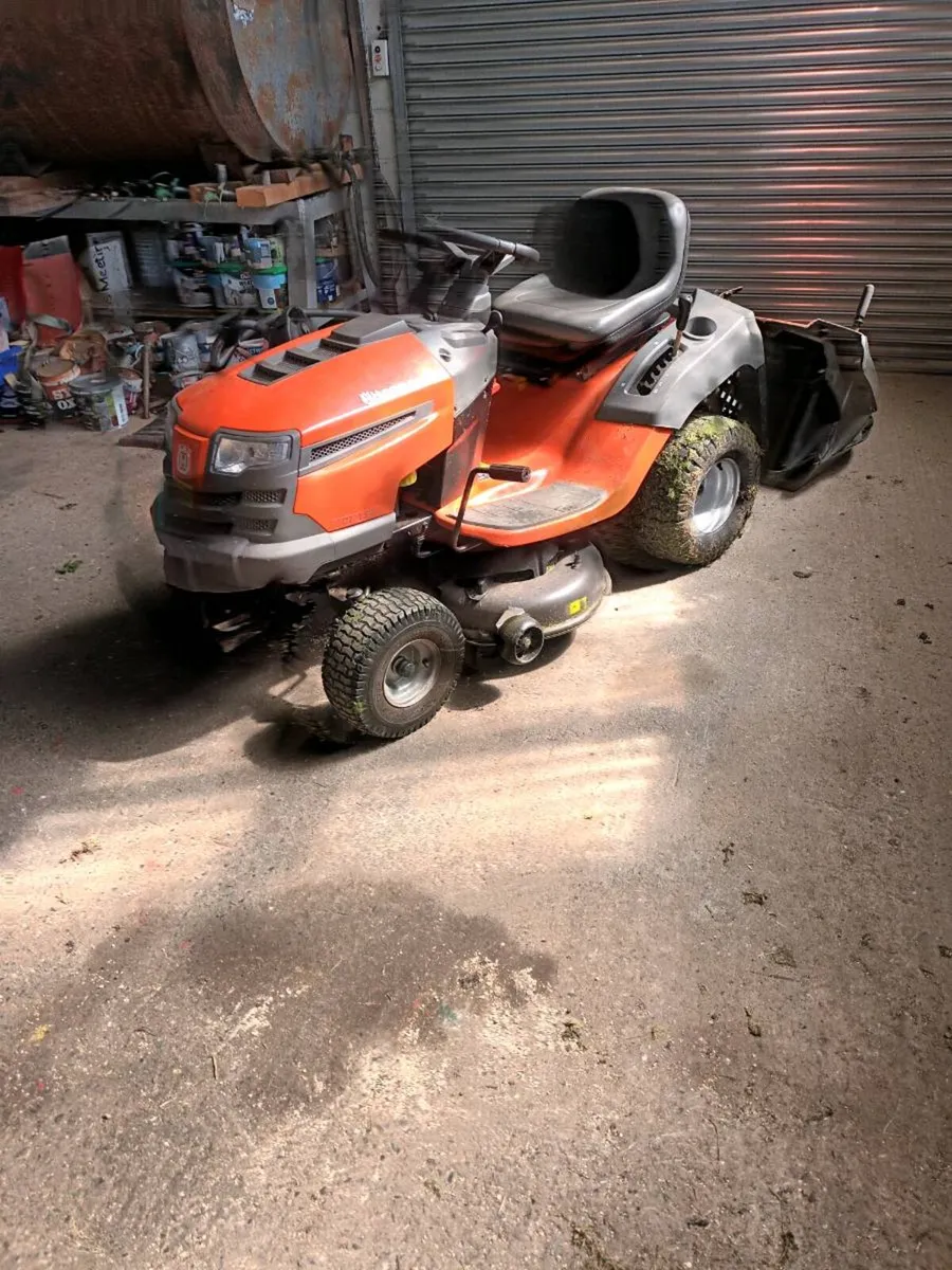 Ride on Lawn Mower - Image 1