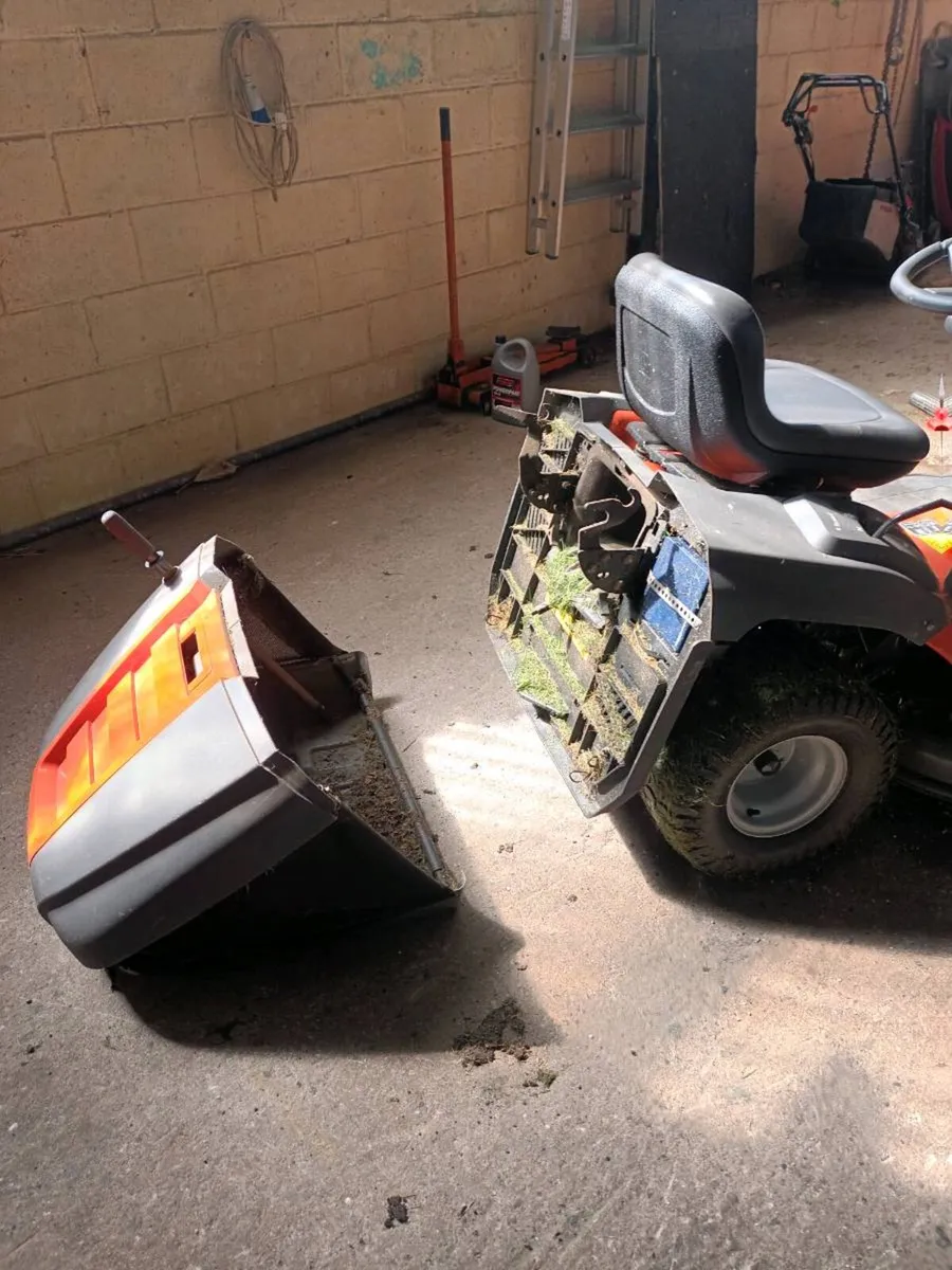 Ride on Lawn Mower - Image 3