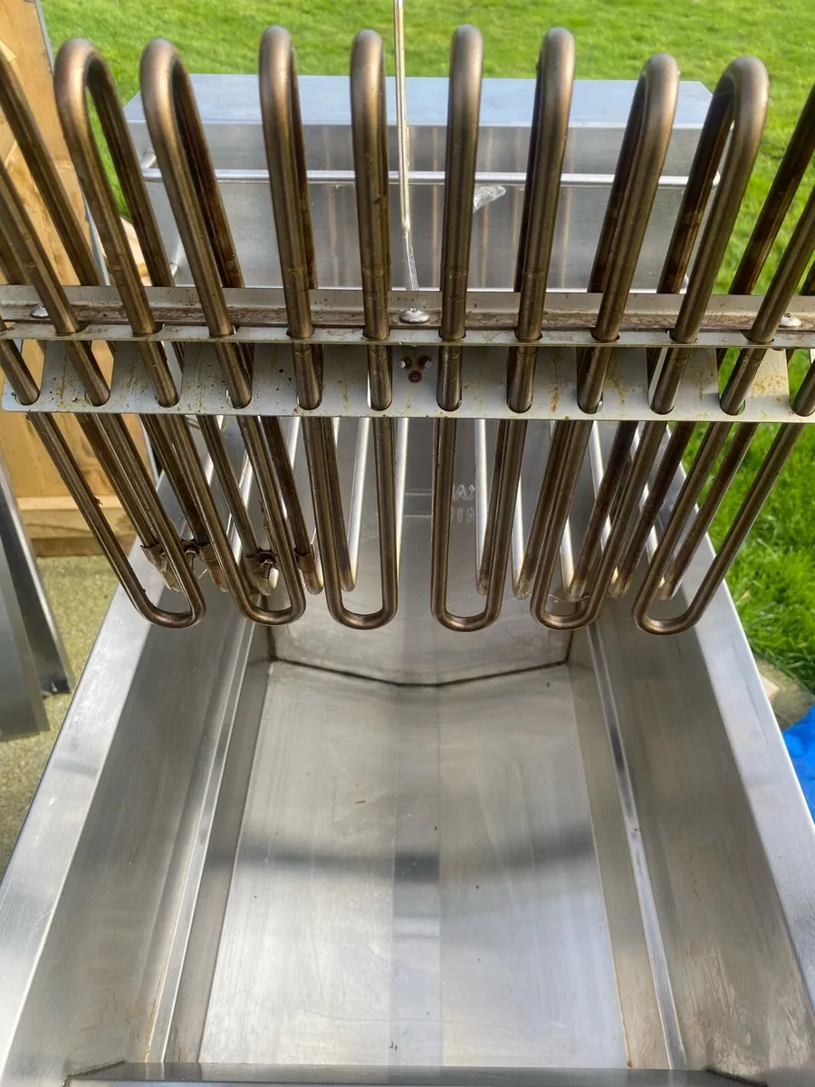 Electric chip fryer - Image 2