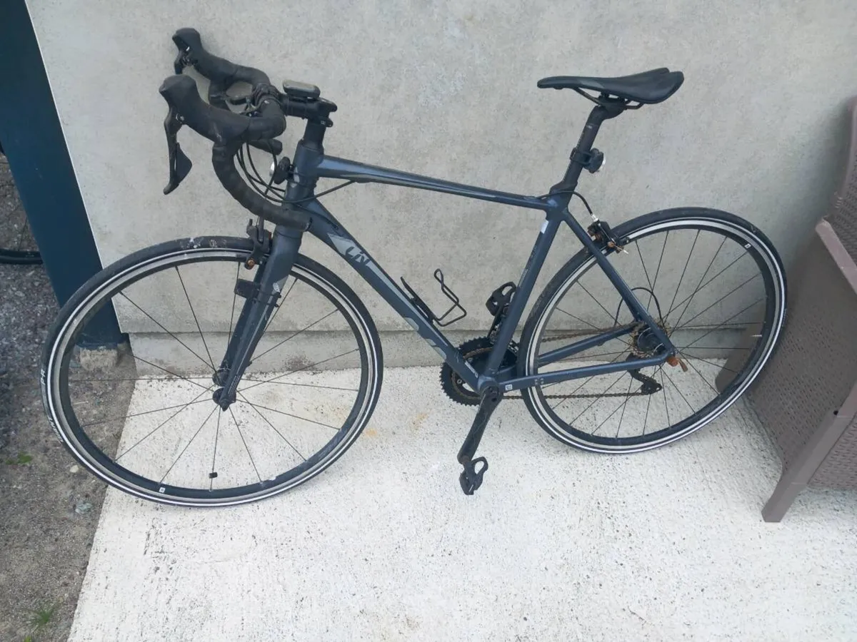 Giant Liv road bike - Image 1