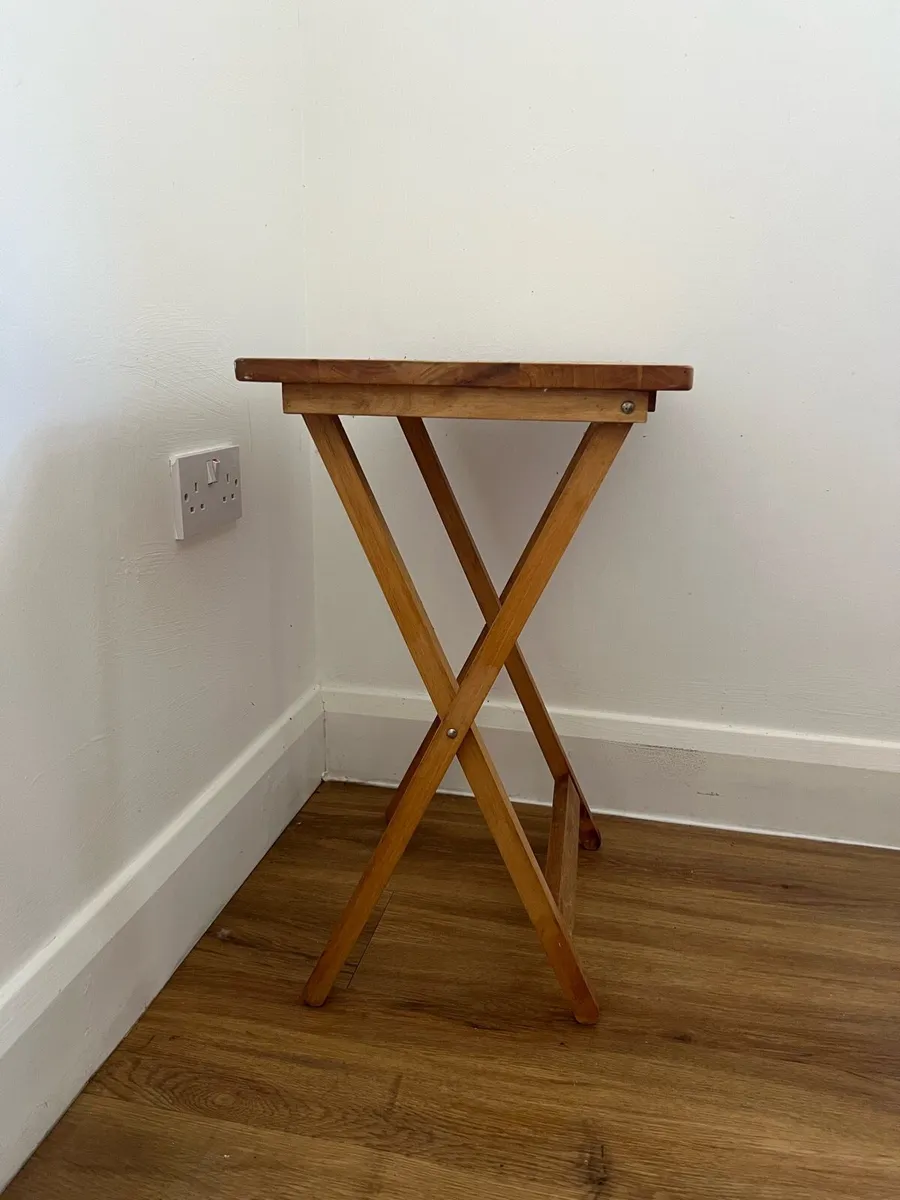Folding wooden tray table - Image 2