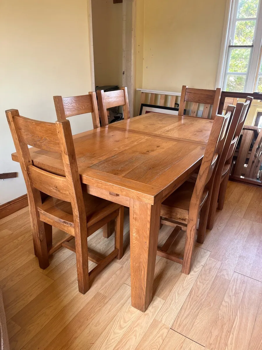 Table and 8 chairs - Image 2