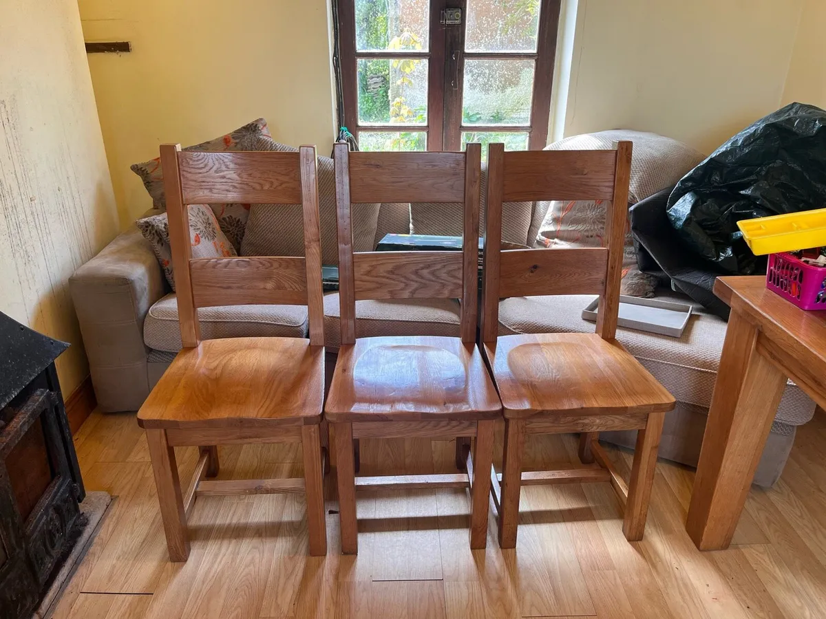 Table and 8 chairs - Image 4