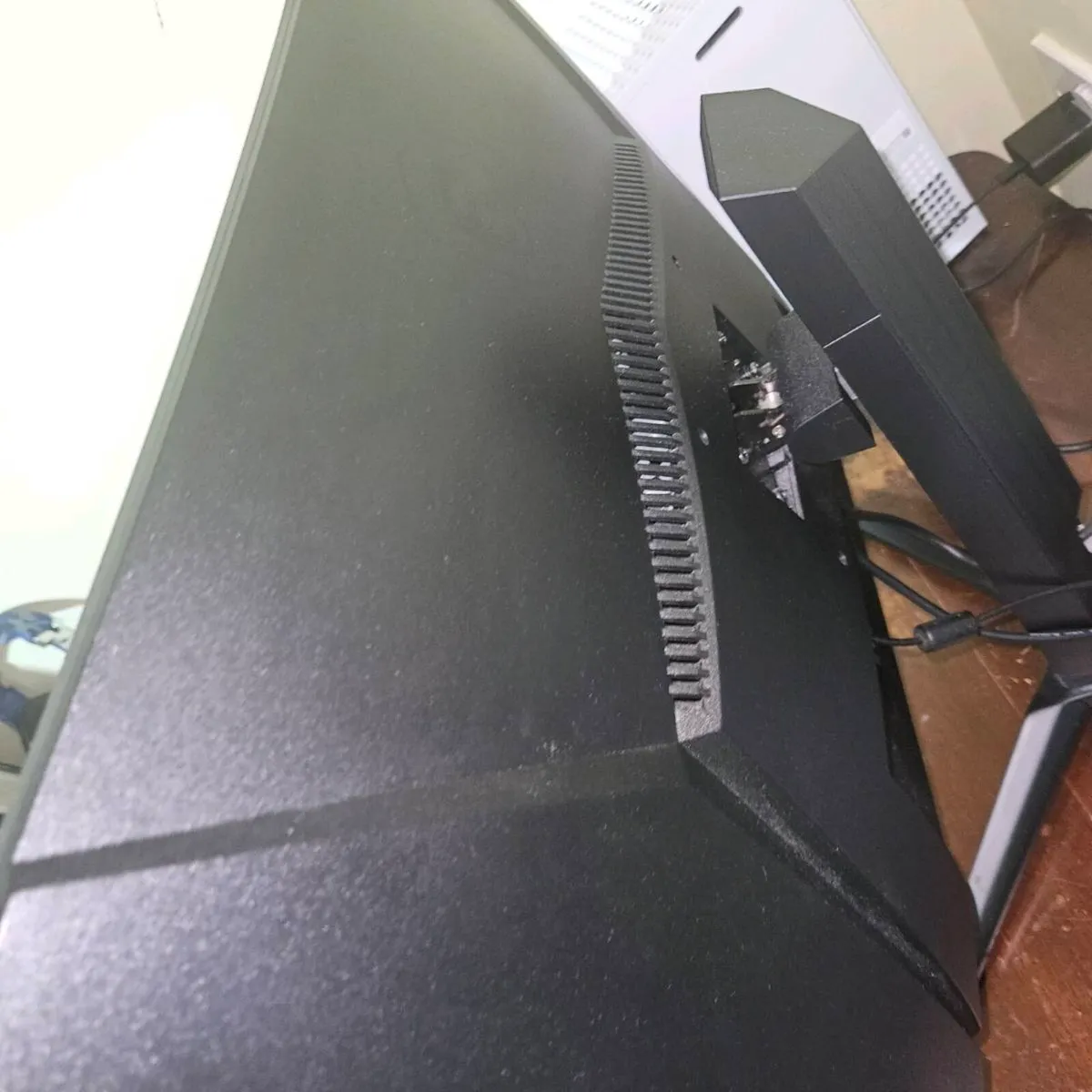 24 inches Curved MSI Gaming Monitor 4k @60hz - Image 4