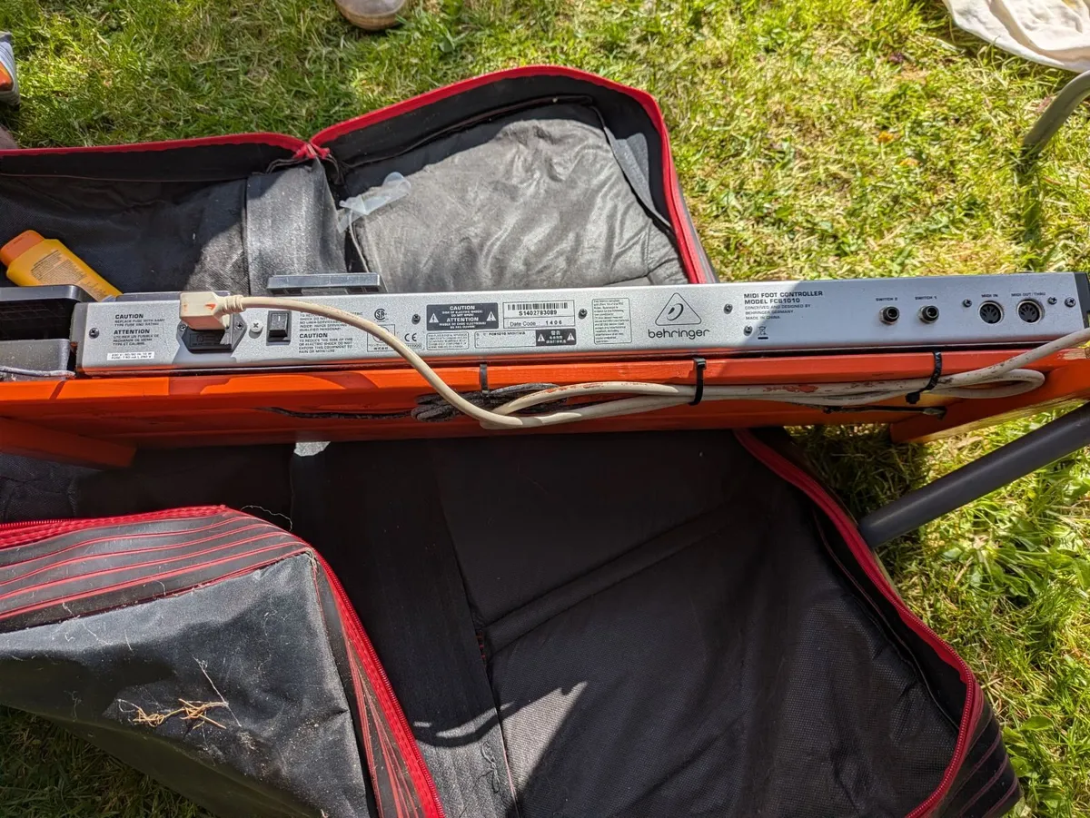 Behringer FCB 1010 Midi foot controller - Image 1