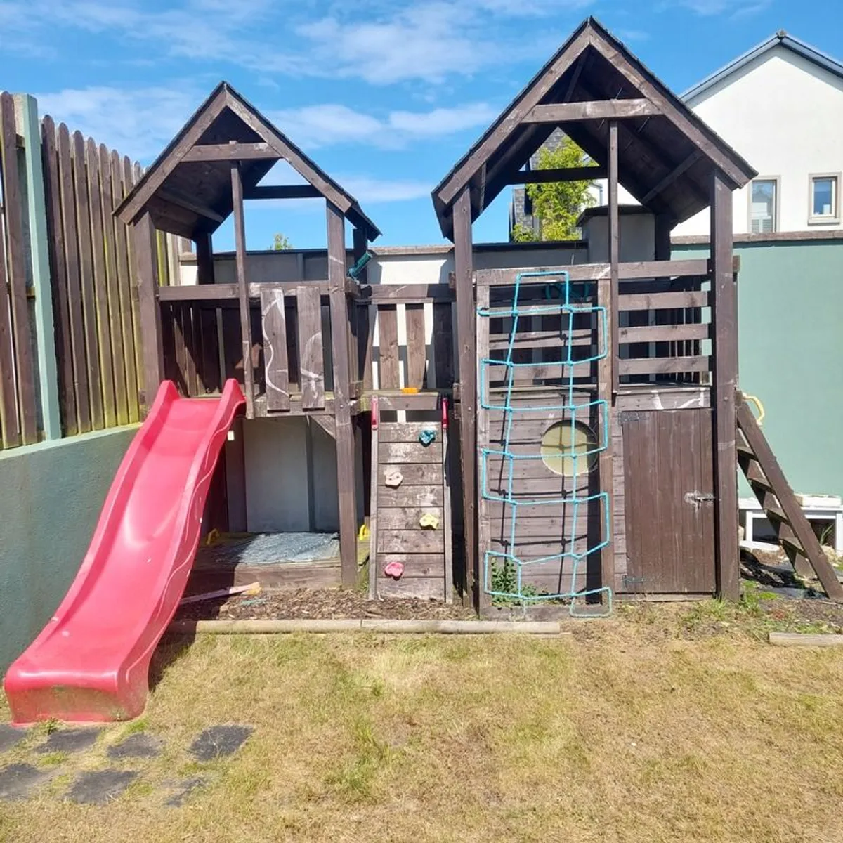 Wooden playhouse - Image 1