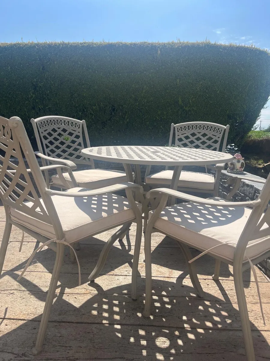 Garden Furniture - Image 1