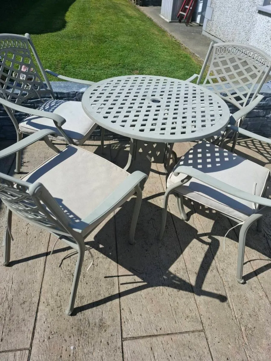 Garden Furniture - Image 4