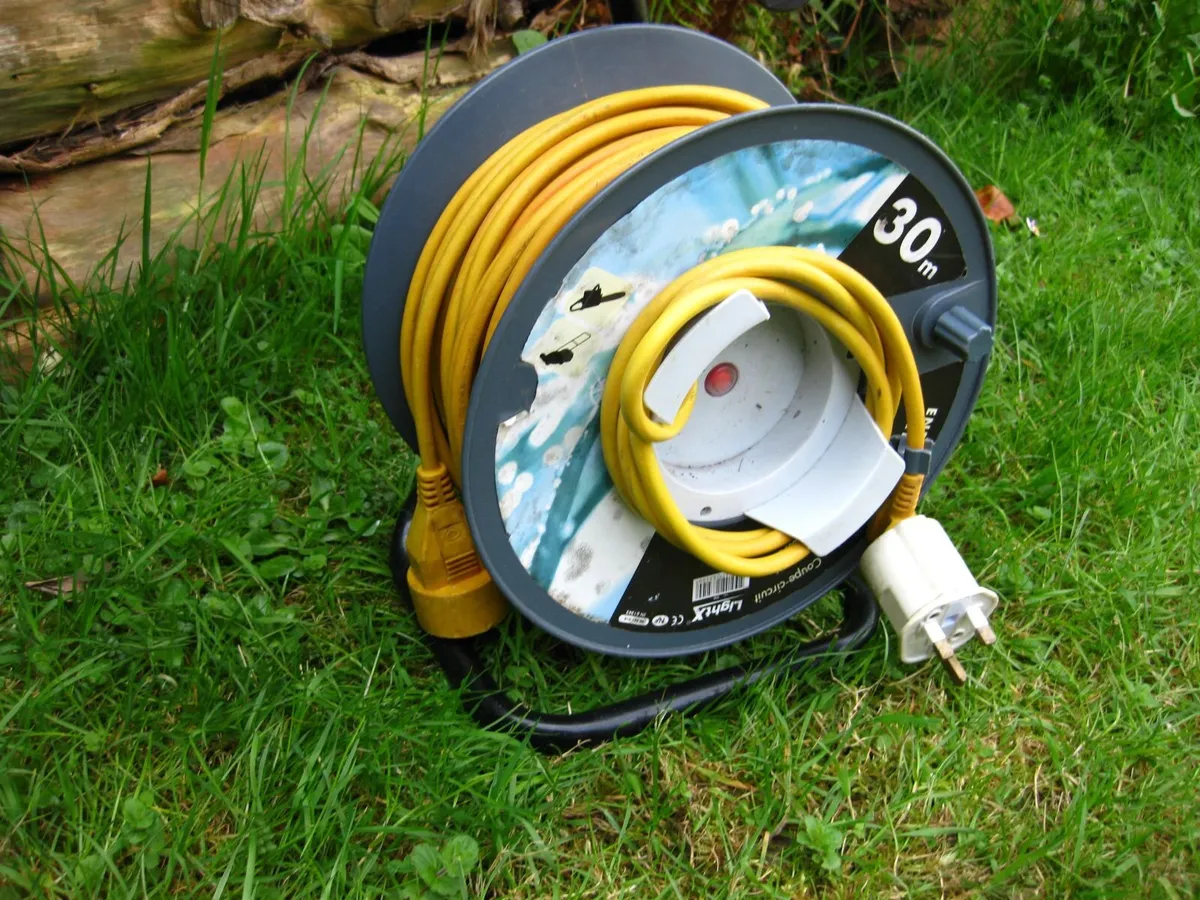 30 Meters/100 Feet 240V 3700 Watt Extension cable. - Image 1