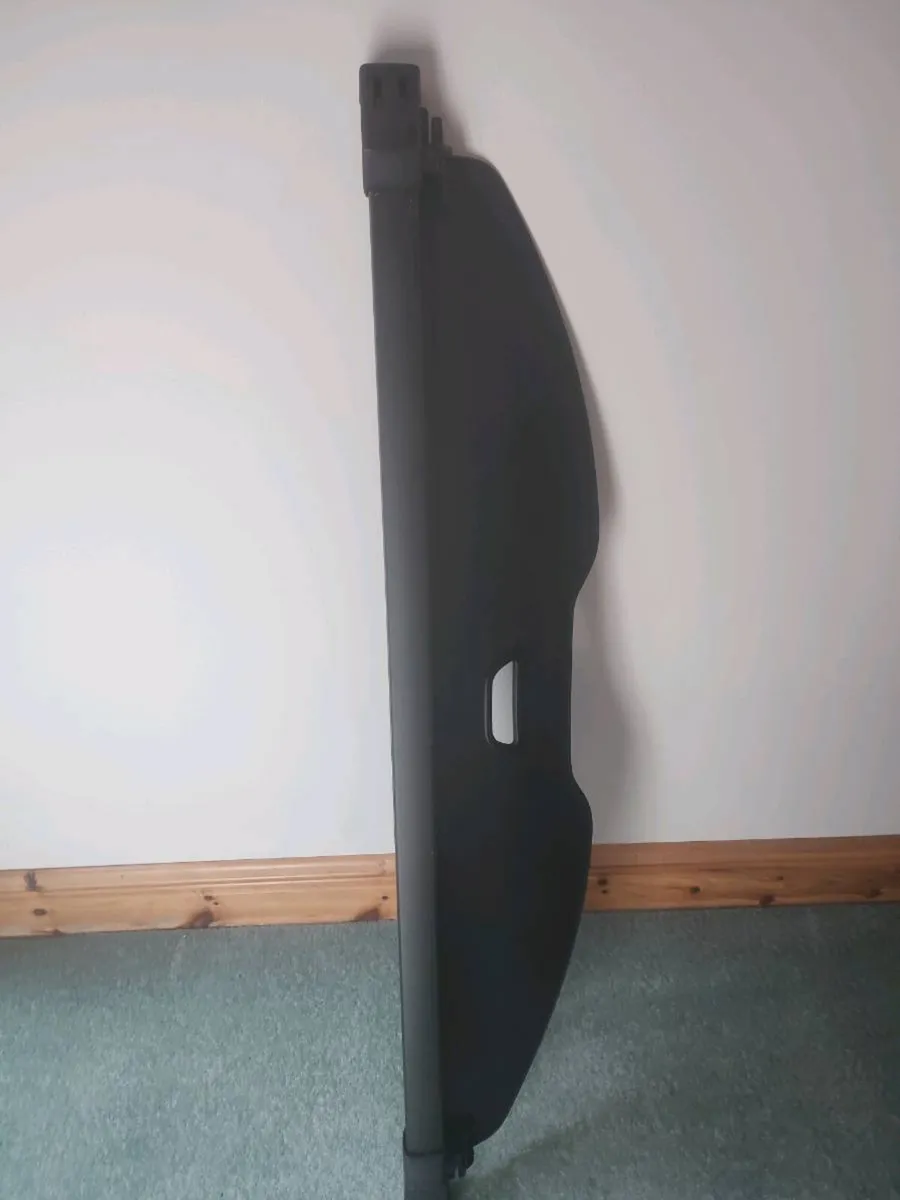 2015 Mercedes B class w24 retractable parcel shelf