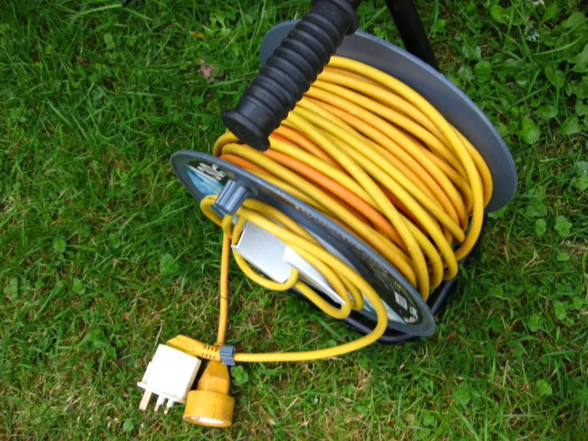 30 Meters/100 Feet 240V 3700 Watt Extension cable. - Image 4