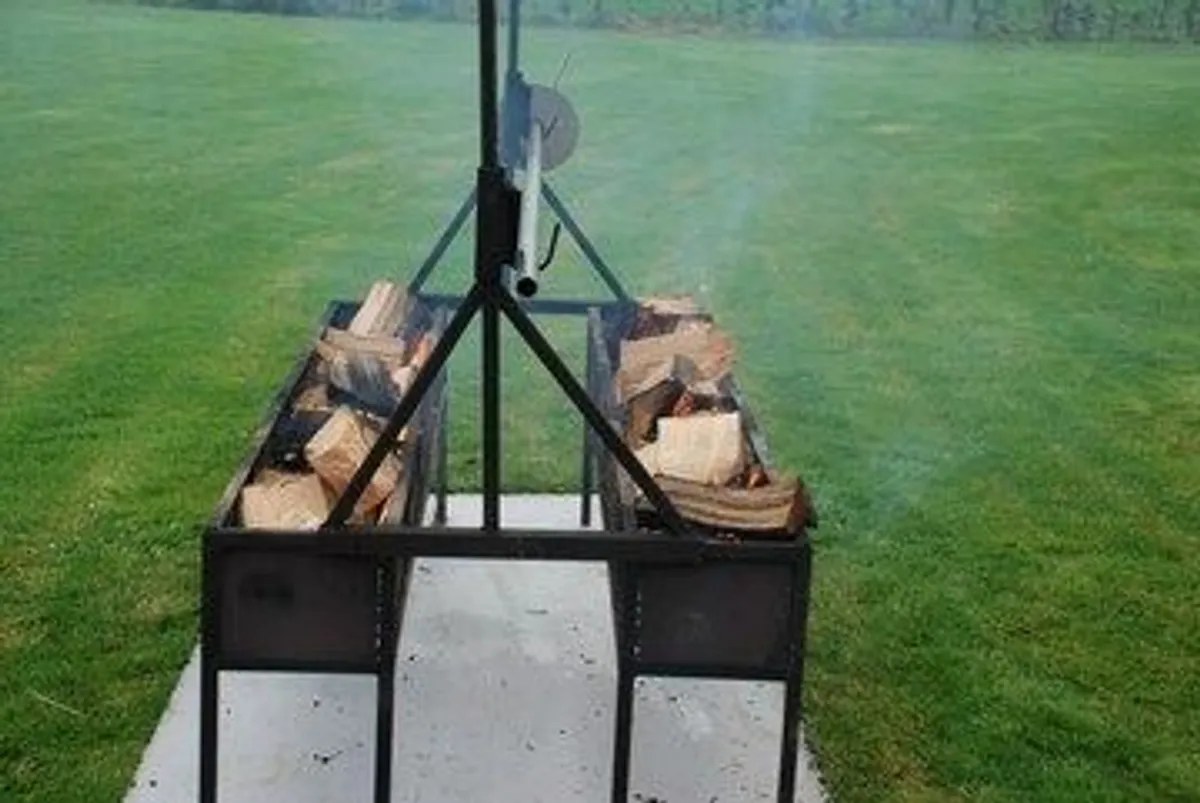 Spit roast equipment - Image 2