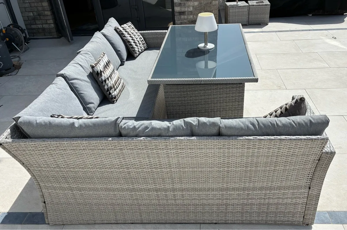 Rattan corner seating - Image 3