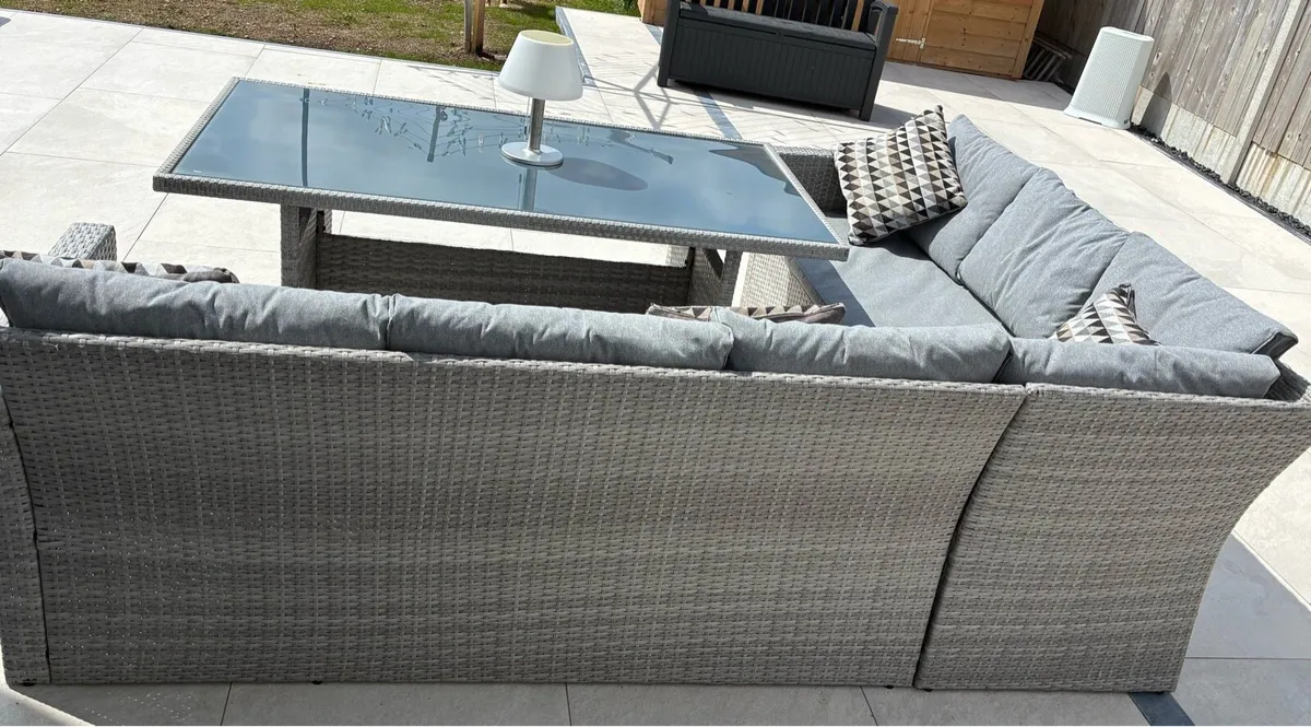 Rattan corner seating - Image 4