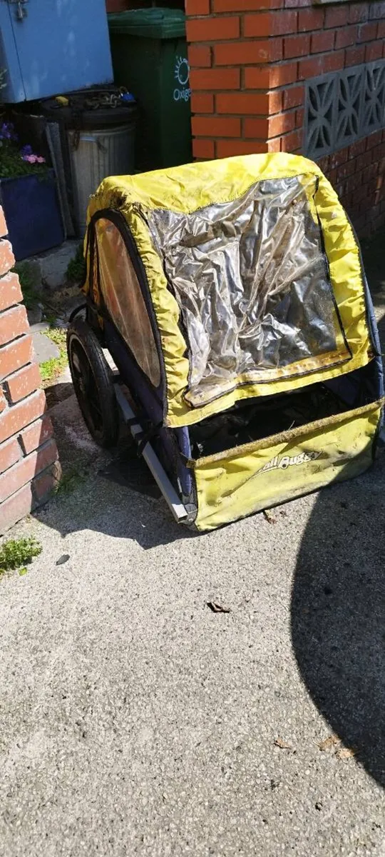 Child bike trailer Free - Image 3