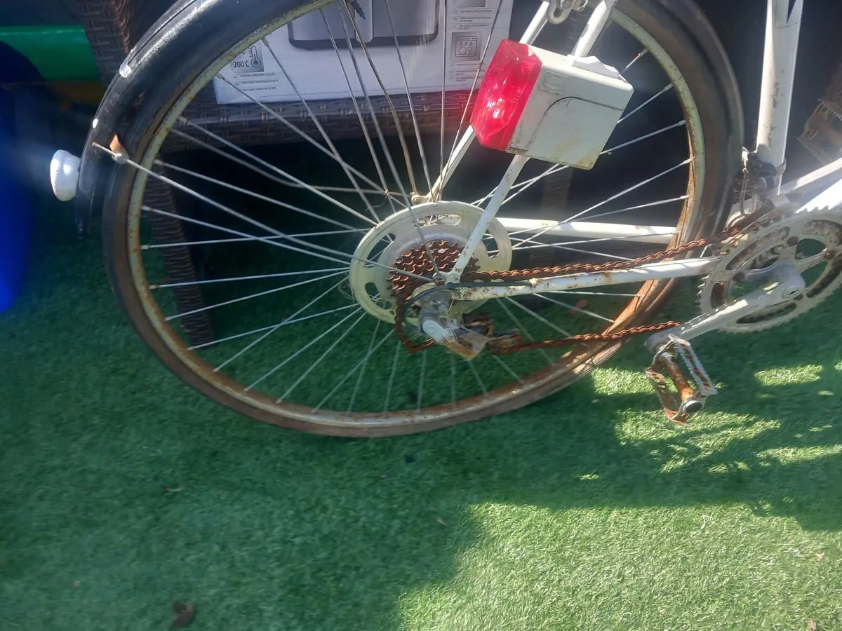 cassic ralegh road bike for restoring - Image 4