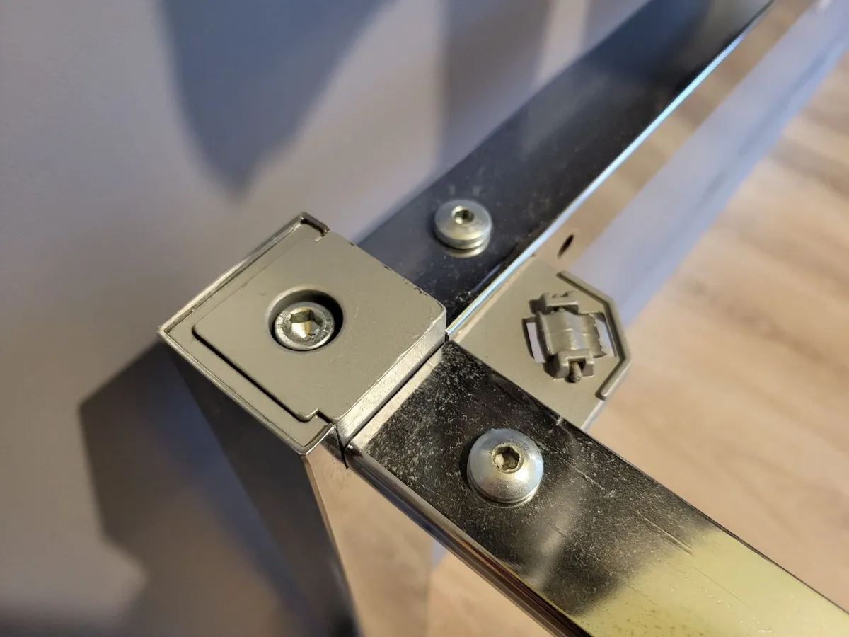 FREE Executive Desk (180x80cm) - Image 3