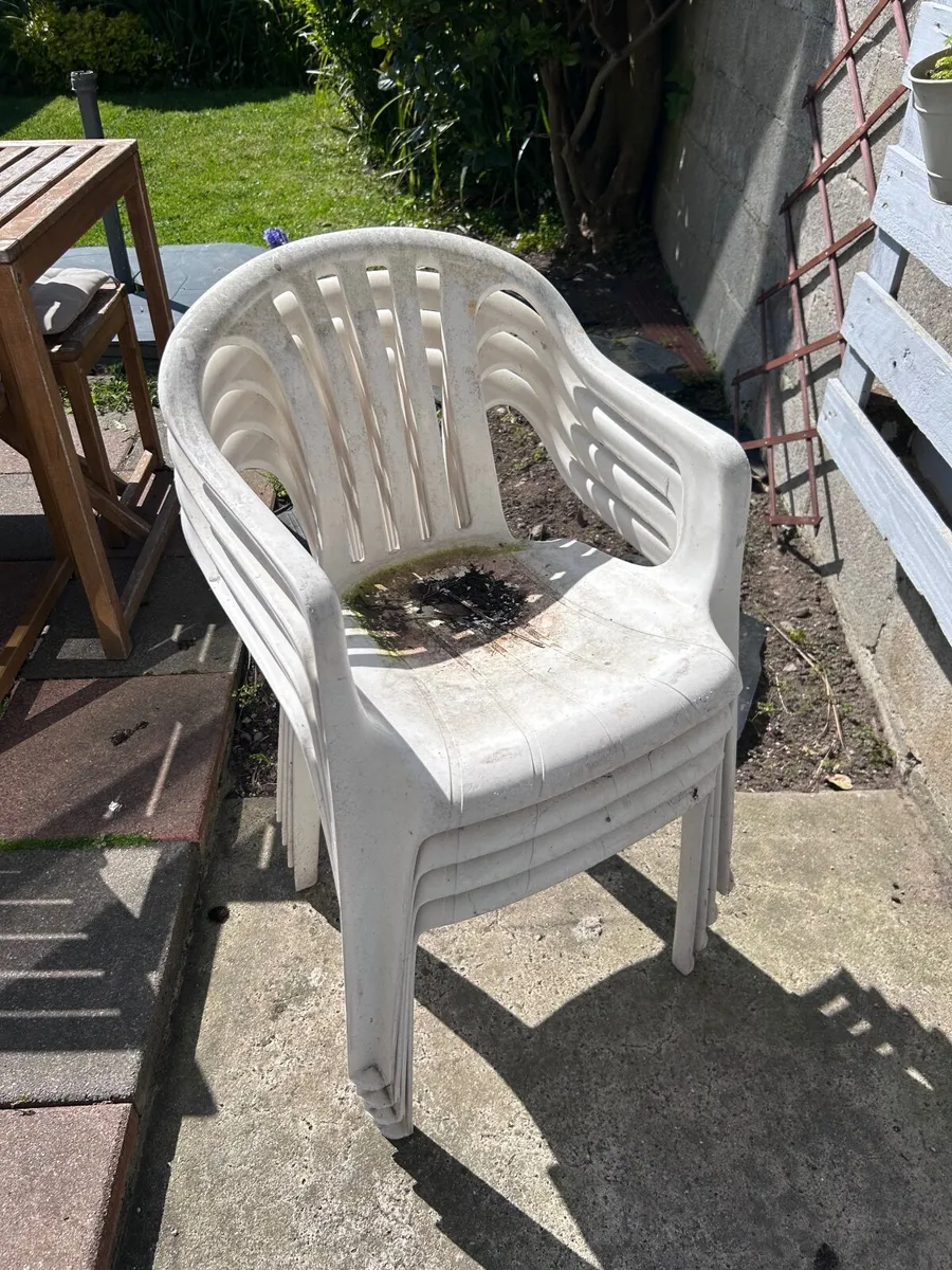 4 white Garden chairs - Image 2