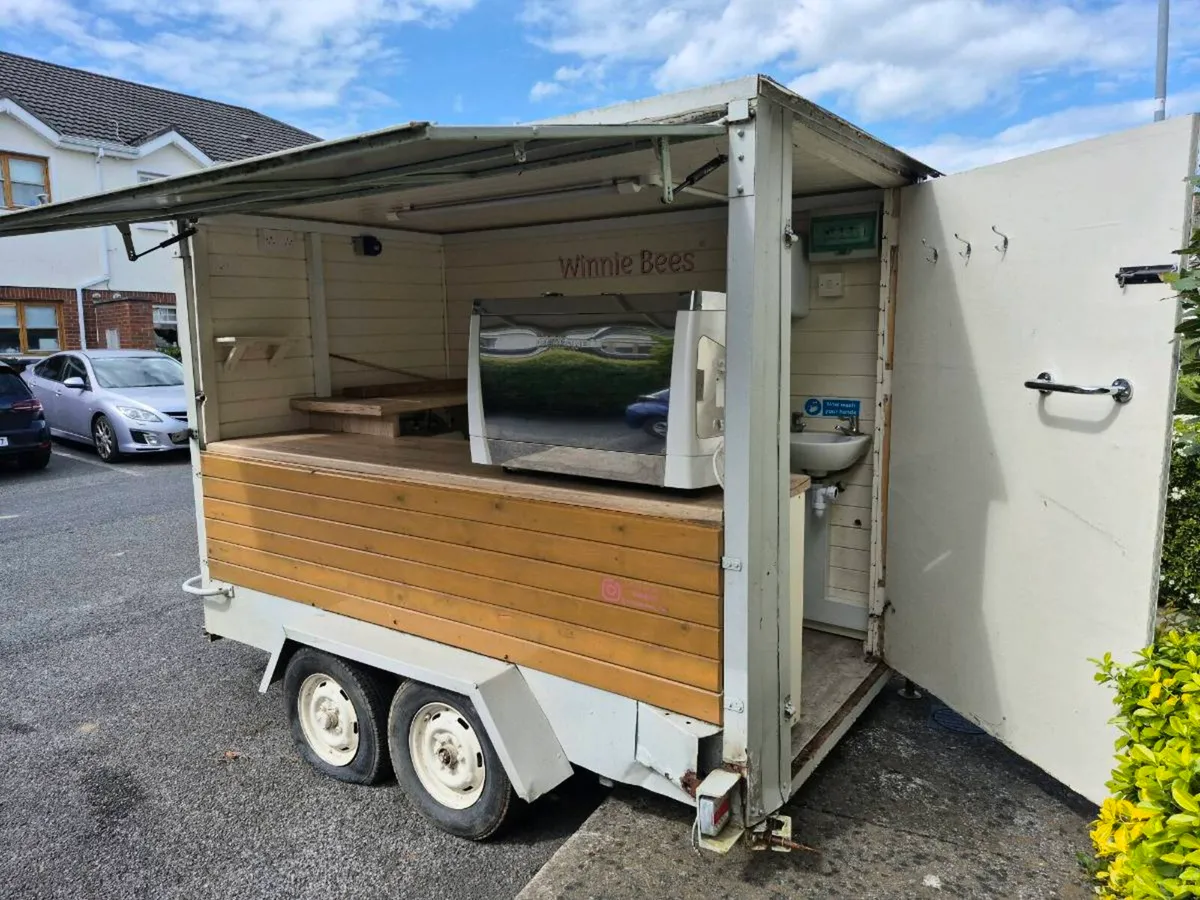 Coffee Trailer
Includes Coffee Machine
Ready to go - Image 1