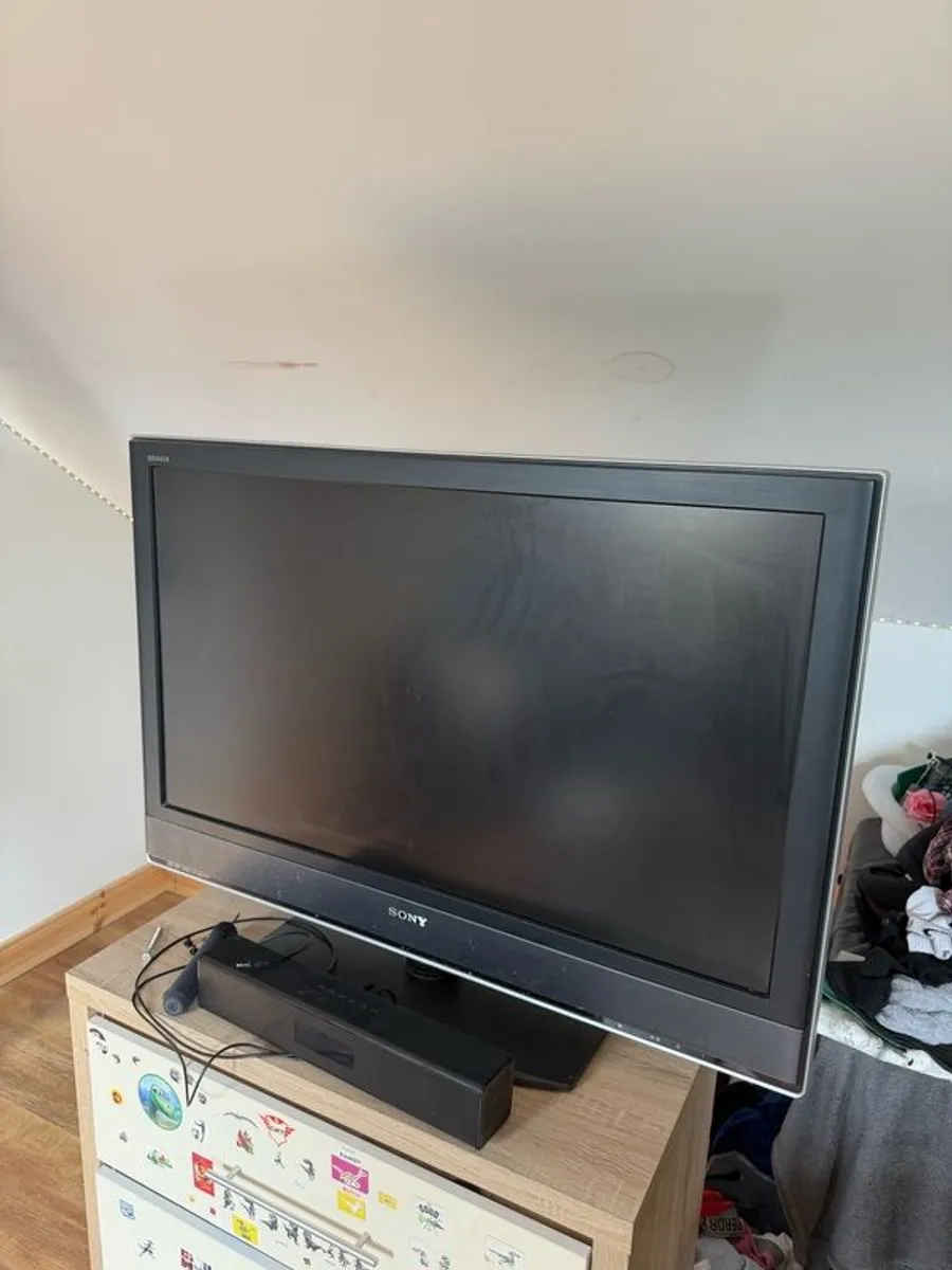 Sony Bravia 1080p 40" Tv - Not Smart - Image 1