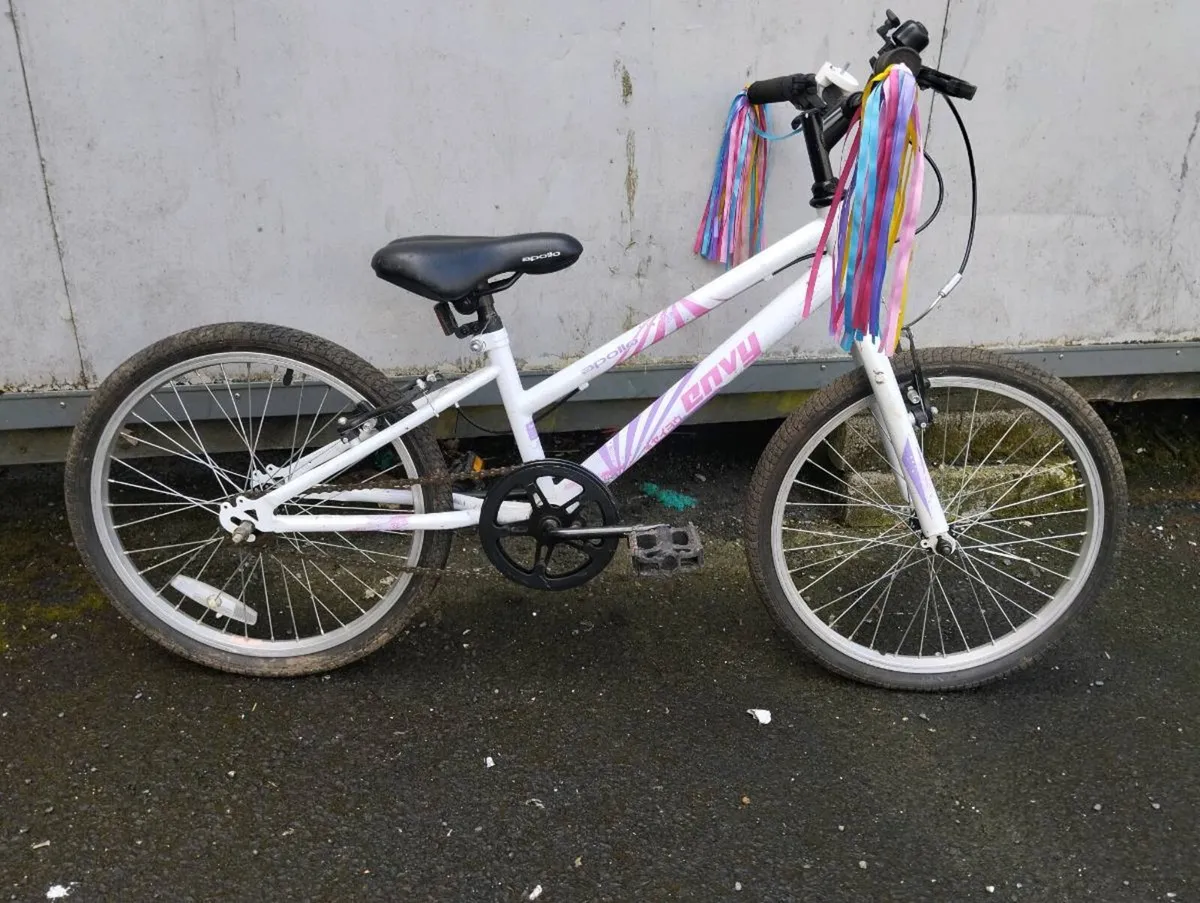 Girls 20inch bike - Image 1