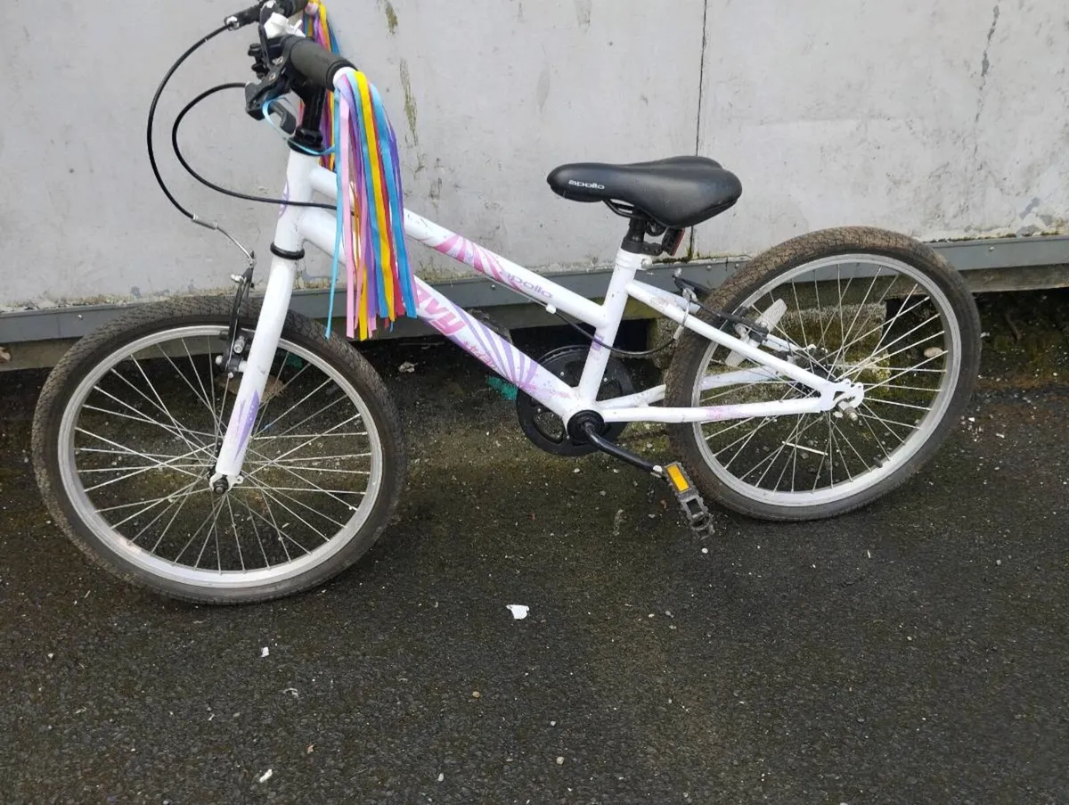Girls 20inch bike - Image 2