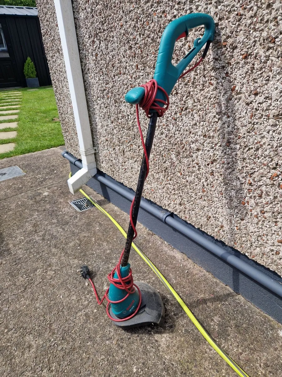 Bosch electric strimmer - Image 1