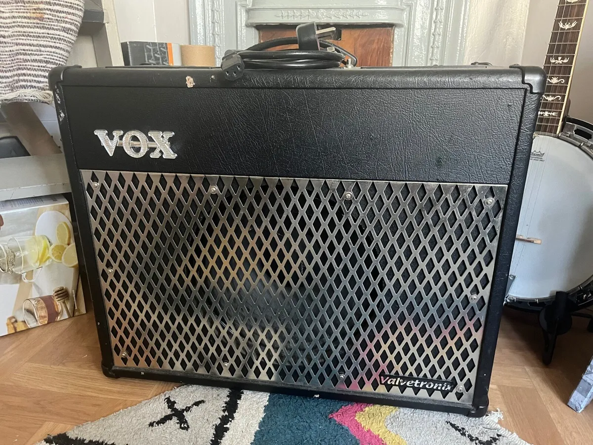 Vox Valvetronix VT50 - 50 watt combo amplifier - Image 1